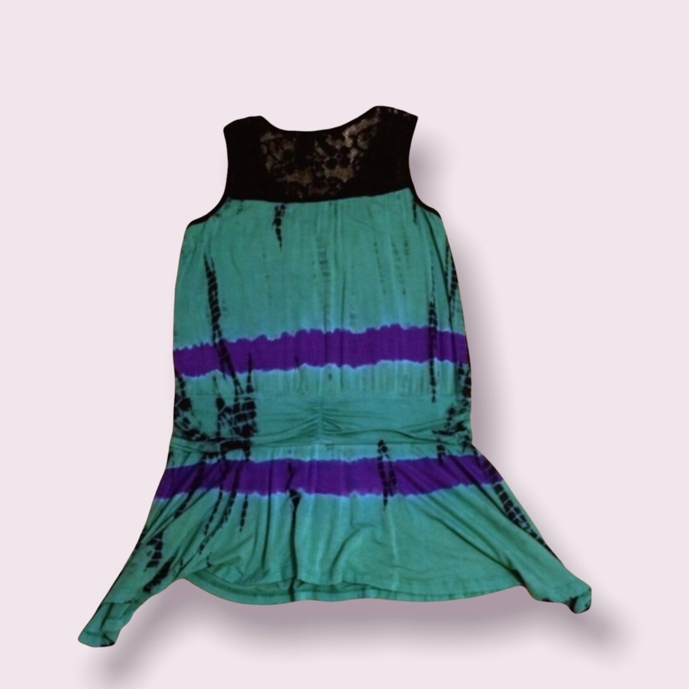 Lace Back Tunic Tank - Picture 3 of 4